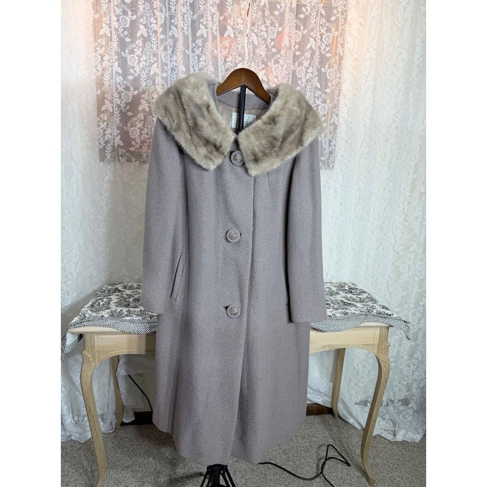 Gorgeous 1960s Trask's Erie PA Wool Coat • Genuine Fur Collar • ILGWU